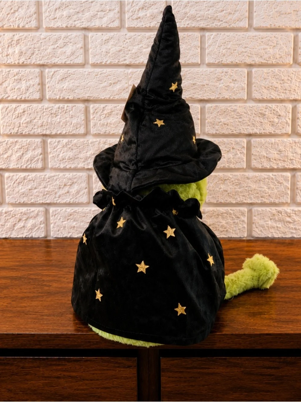 2026 Viral Moonlight Manor Wizard Frog Black Holding Pumpkin